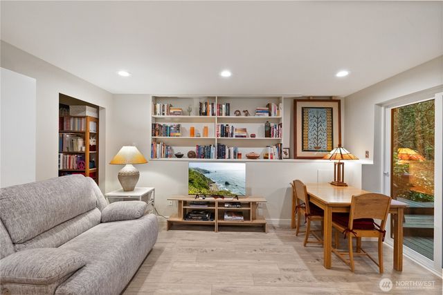 9238 50th Place W, Mukilteo, WA 98275