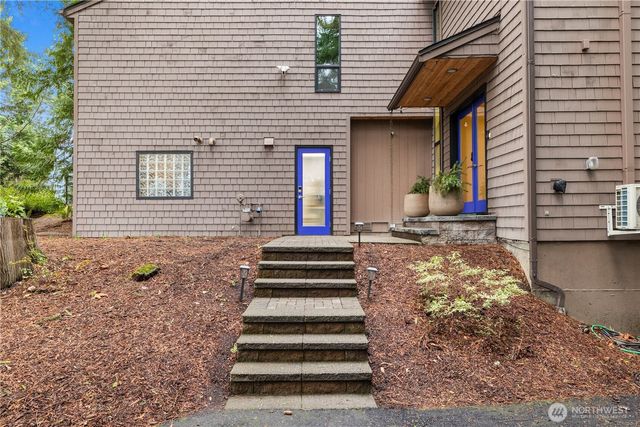 9238 50th Place W, Mukilteo, WA 98275