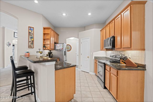 8904 CANOPY OAKS Drive, Jacksonville, FL 32256