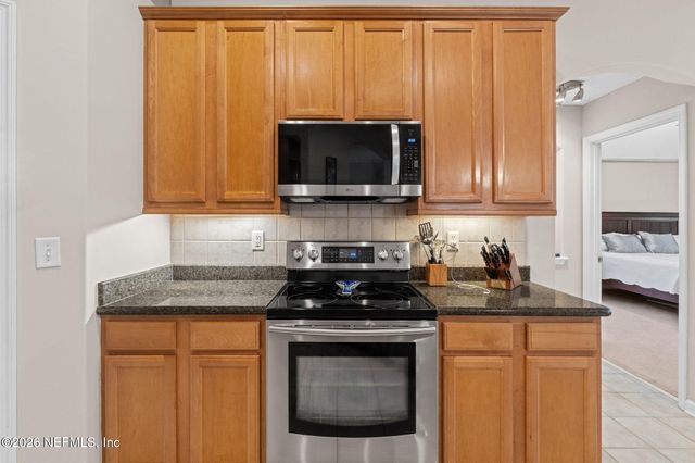 8904 CANOPY OAKS Drive, Jacksonville, FL 32256