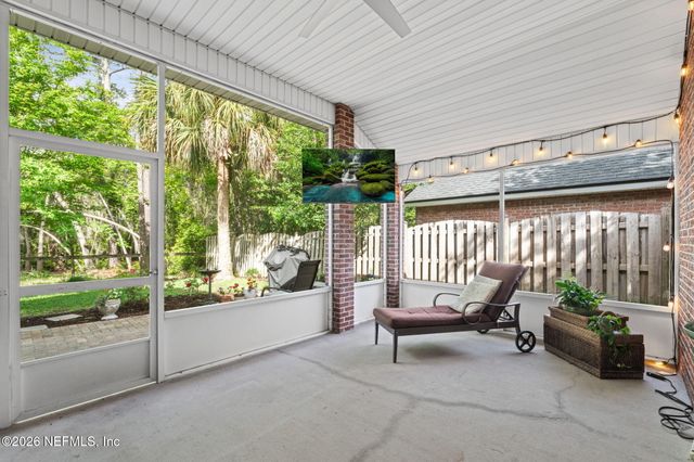 8904 CANOPY OAKS Drive, Jacksonville, FL 32256