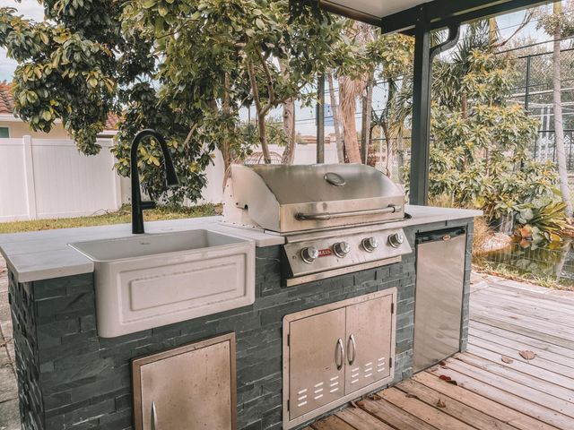 2171 NE 44th Court, Lighthouse Point, FL 33064