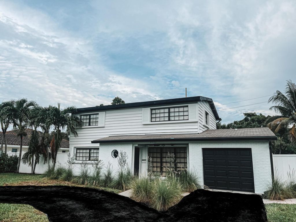 2171 NE 44th Court, Lighthouse Point, FL 33064