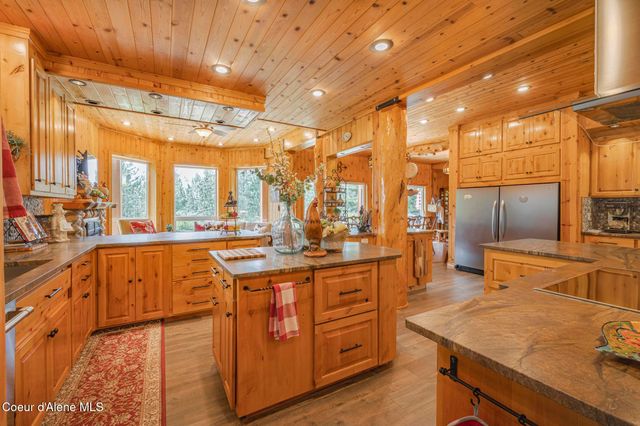 15964 N Songbird LN, Rathdrum, ID 83858