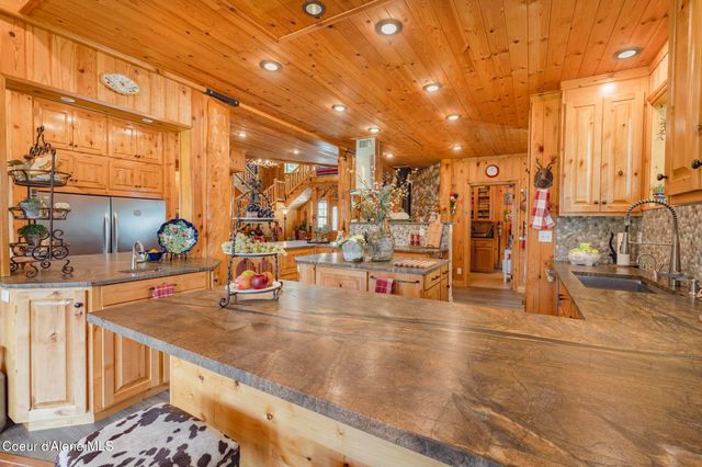 15964 N Songbird LN, Rathdrum, ID 83858
