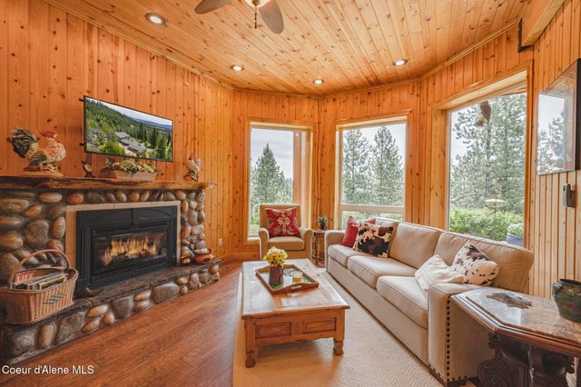 15964 N Songbird LN, Rathdrum, ID 83858