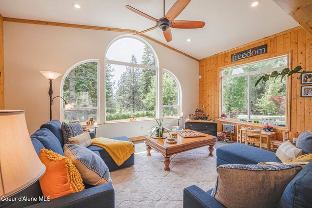 15964 N Songbird LN, Rathdrum, ID 83858