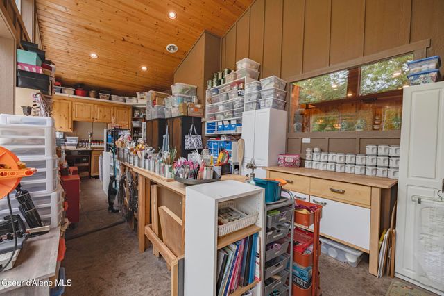 15964 N Songbird LN, Rathdrum, ID 83858