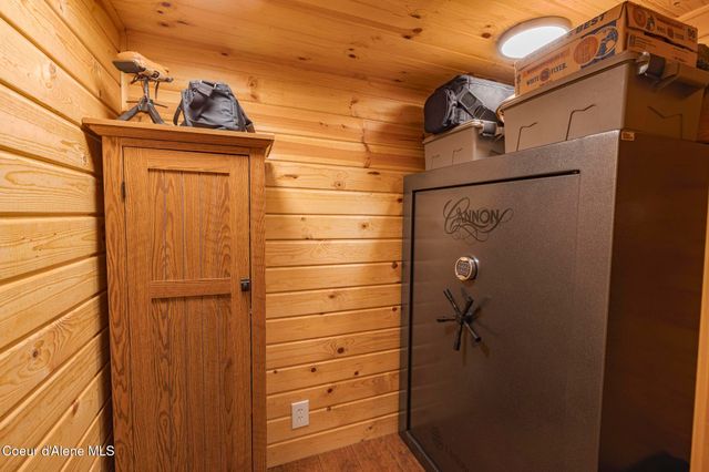 15964 N Songbird LN, Rathdrum, ID 83858