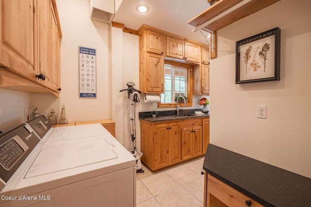 15964 N Songbird LN, Rathdrum, ID 83858