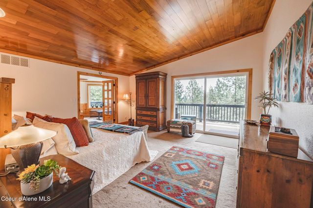 15964 N Songbird LN, Rathdrum, ID 83858