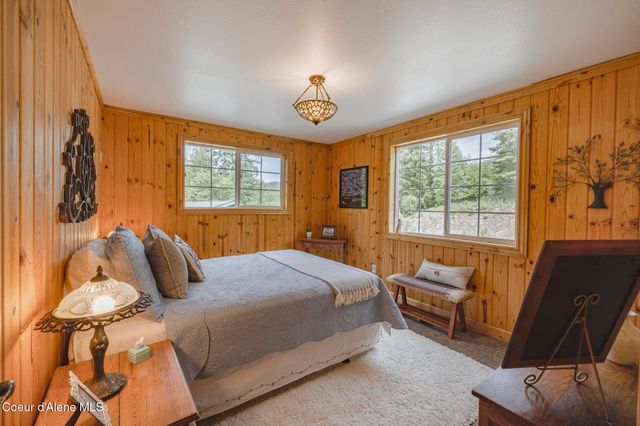 15964 N Songbird LN, Rathdrum, ID 83858