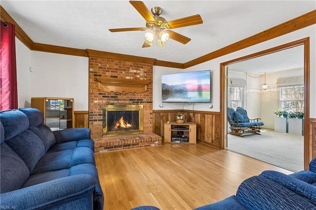 106 Kimberly CT, Yorktown, VA 23692