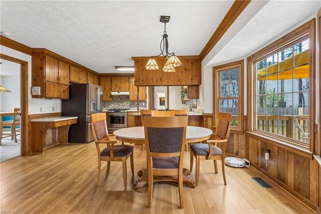 106 Kimberly CT, Yorktown, VA 23692