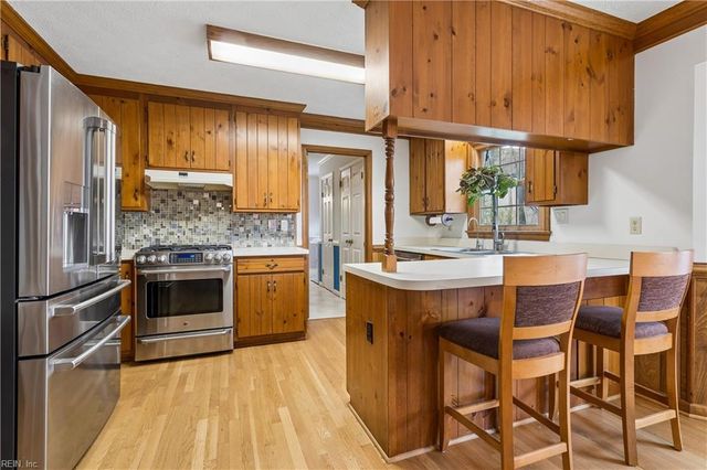 106 Kimberly CT, Yorktown, VA 23692