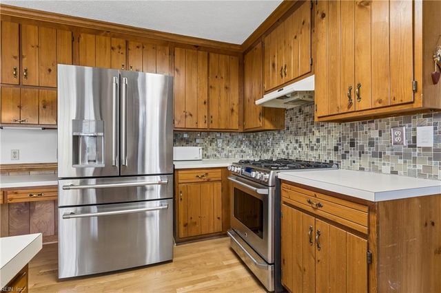 106 Kimberly CT, Yorktown, VA 23692