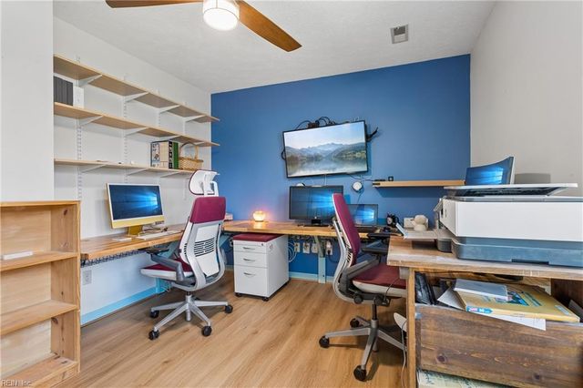 106 Kimberly CT, Yorktown, VA 23692