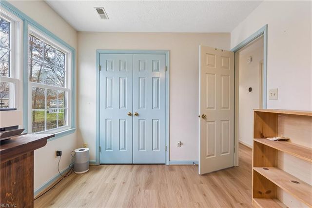 106 Kimberly CT, Yorktown, VA 23692