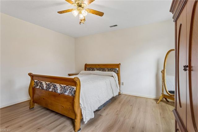 106 Kimberly CT, Yorktown, VA 23692