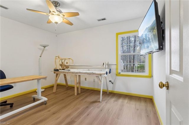 106 Kimberly CT, Yorktown, VA 23692