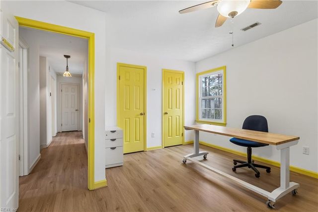 106 Kimberly CT, Yorktown, VA 23692