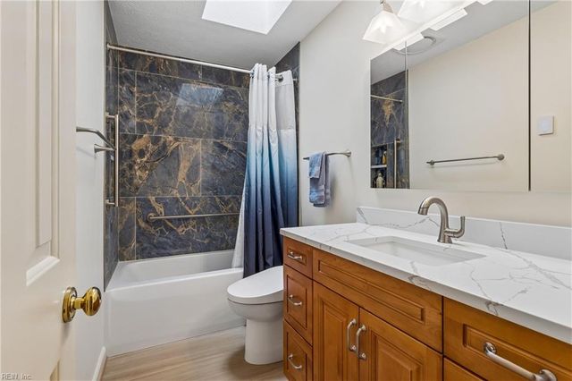 106 Kimberly CT, Yorktown, VA 23692