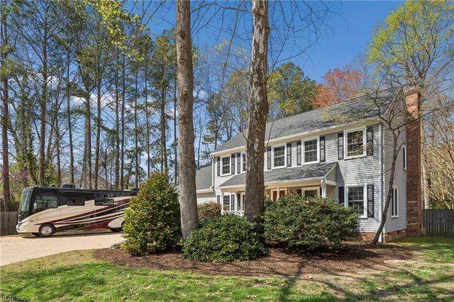 106 Kimberly CT, Yorktown, VA 23692