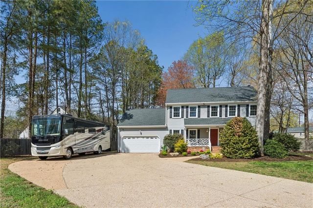 106 Kimberly CT, Yorktown, VA 23692