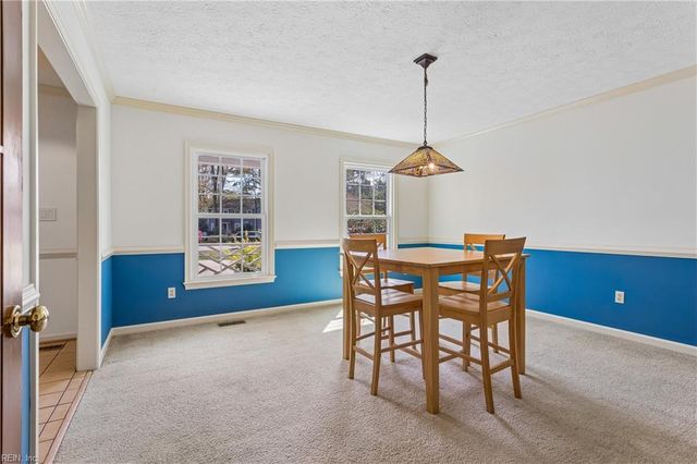 106 Kimberly CT, Yorktown, VA 23692