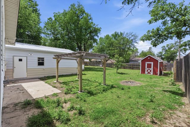 1251 N Smith St, Wichita, KS 67212