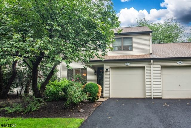 13 Stonegate Dr