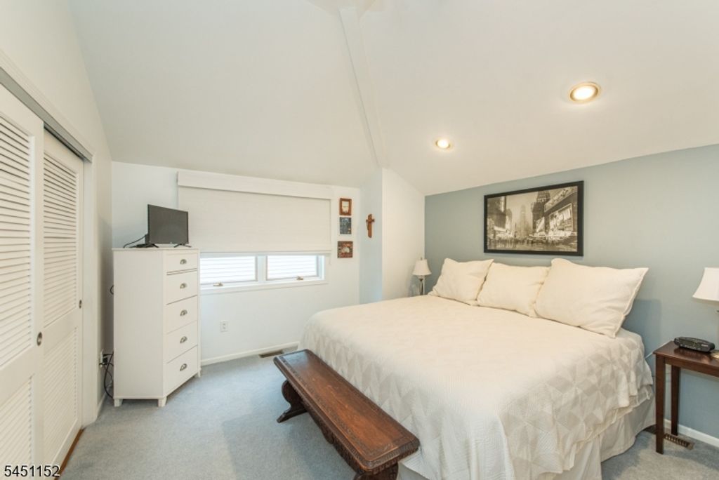 13 Stonegate Dr, Roseland Boro, NJ 07068 — photo 18
