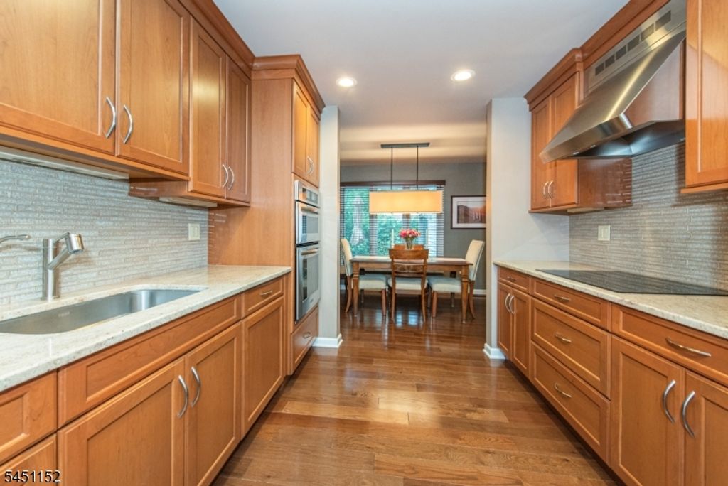 13 Stonegate Dr, Roseland Boro, NJ 07068 — photo 6