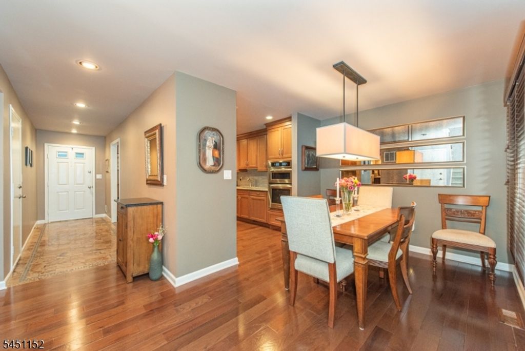 13 Stonegate Dr, Roseland Boro, NJ 07068 — photo 9
