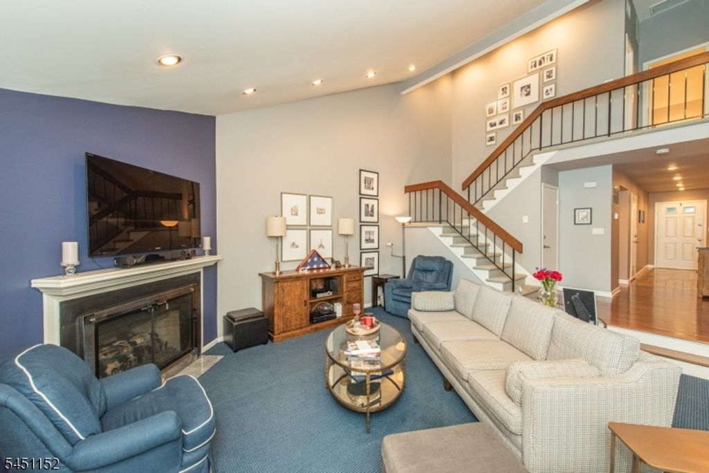 13 Stonegate Dr, Roseland Boro, NJ 07068 — photo 10