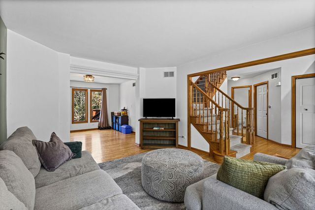 307 Cass Street, Lemont, IL 60439