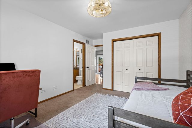 307 Cass Street, Lemont, IL 60439