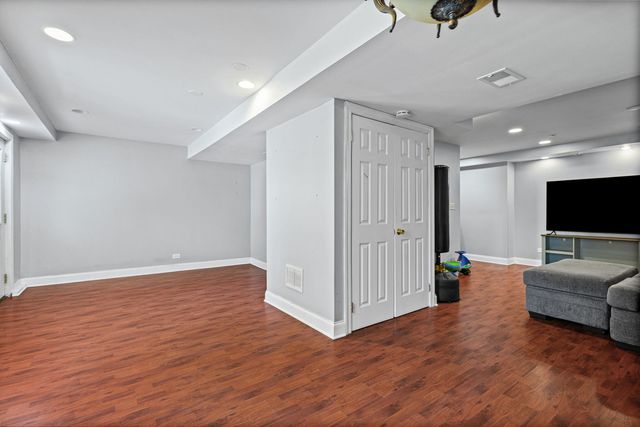 307 Cass Street, Lemont, IL 60439