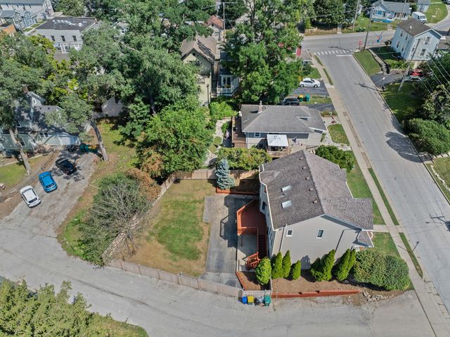 307 Cass Street, Lemont, IL 60439