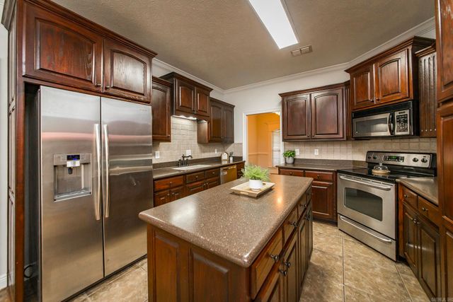 15 Talladega Loop, Cabot, AR 72023