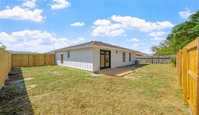 428 Trinidad Dr, Corpus Christi, TX 78418