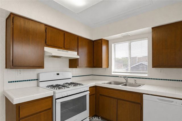 3822 E 7th Street, Long Beach, CA 90804