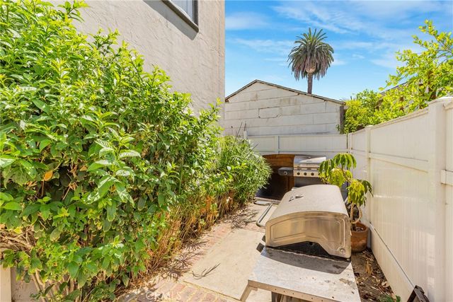 3822 E 7th Street, Long Beach, CA 90804