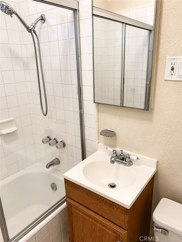 3822 E 7th Street, Long Beach, CA 90804