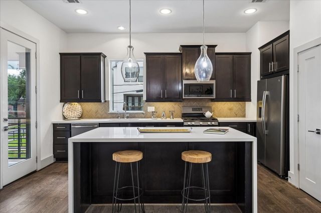 1604 Ovid Street B, Houston, TX 77007