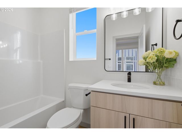 7043 Se 60th Ave, Portland, OR 97206