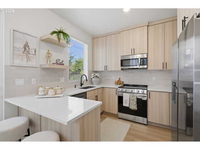 7043 Se 60th Ave, Portland, OR 97206