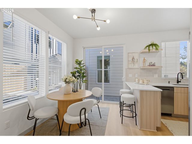 7043 Se 60th Ave, Portland, OR 97206