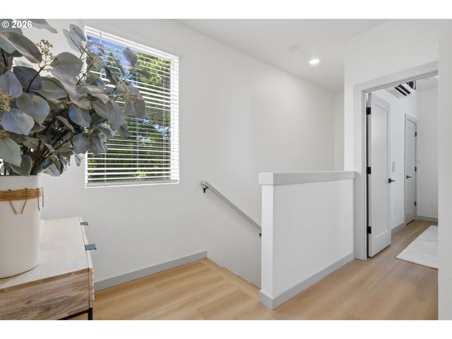 7043 Se 60th Ave, Portland, OR 97206