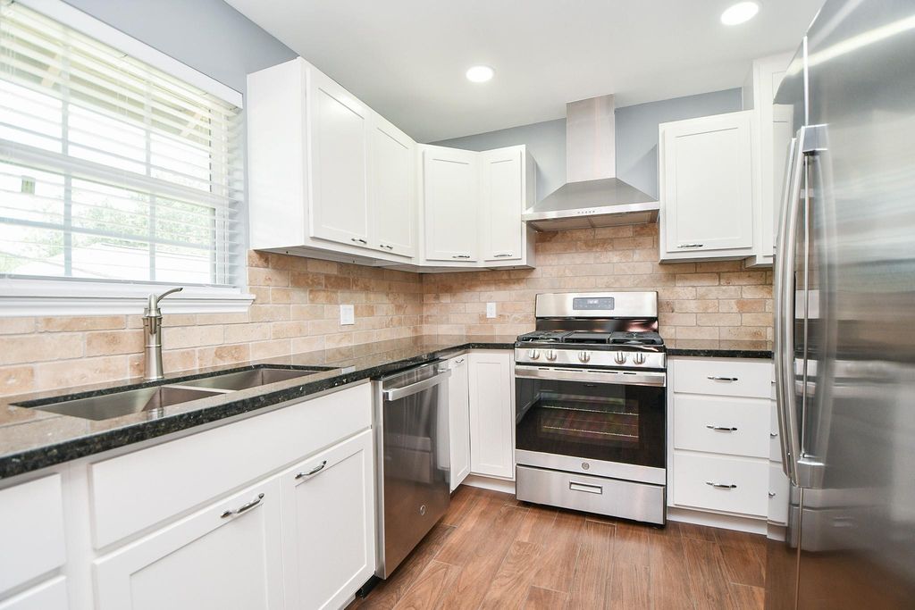 1525 Studewood Street, Houston, TX 77008